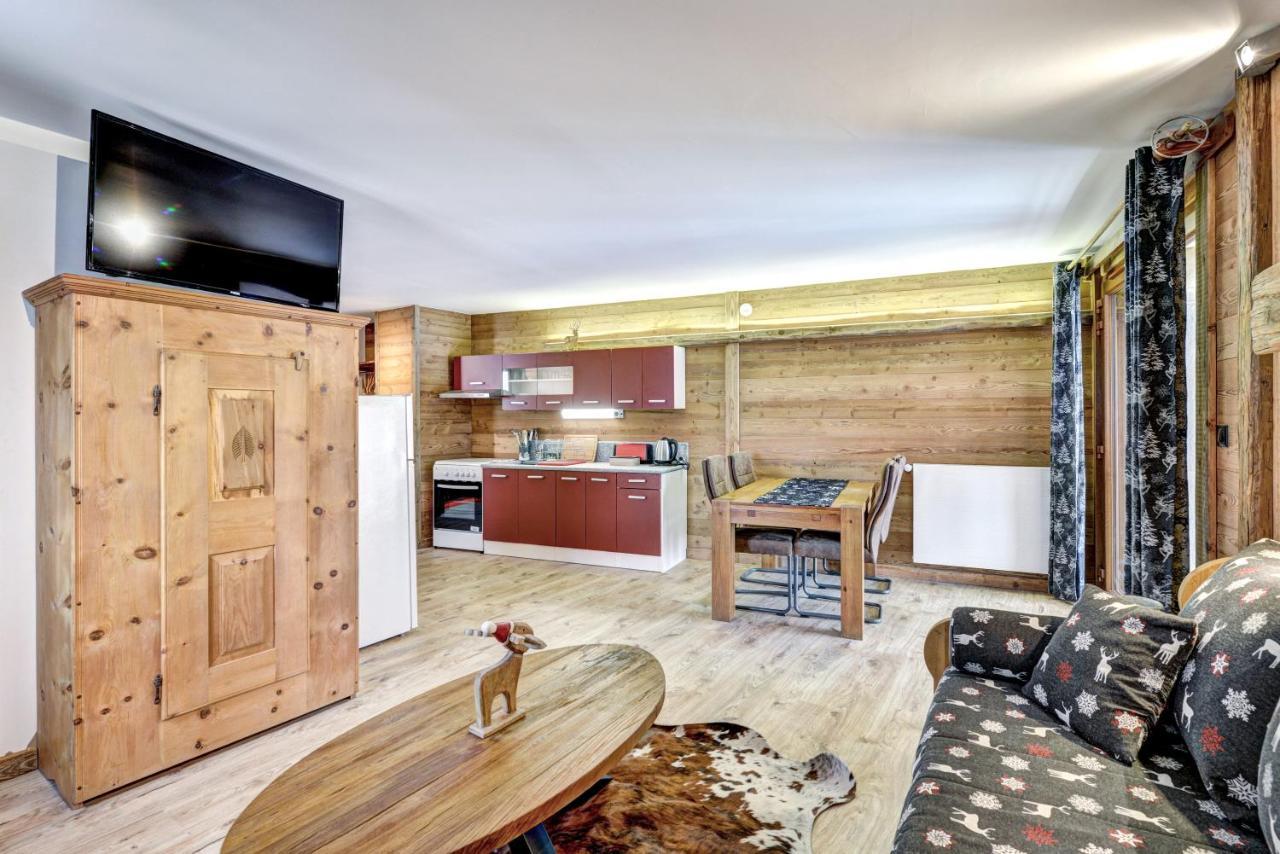 Gites & Spa De La Ferme De Belline บรีอองซง ภายนอก รูปภาพ