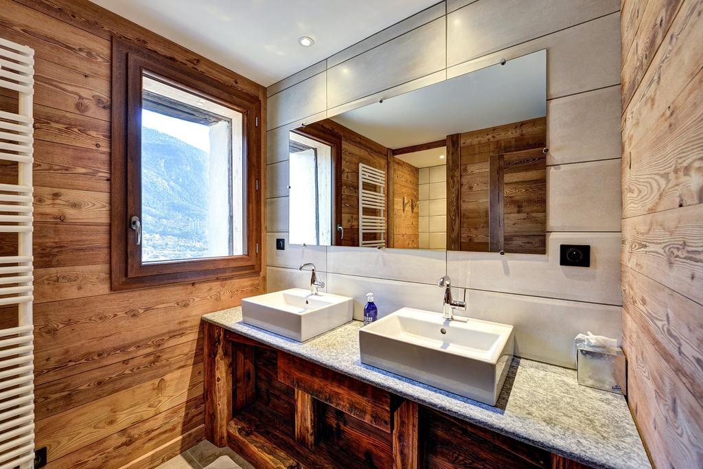Gites & Spa De La Ferme De Belline บรีอองซง ภายนอก รูปภาพ